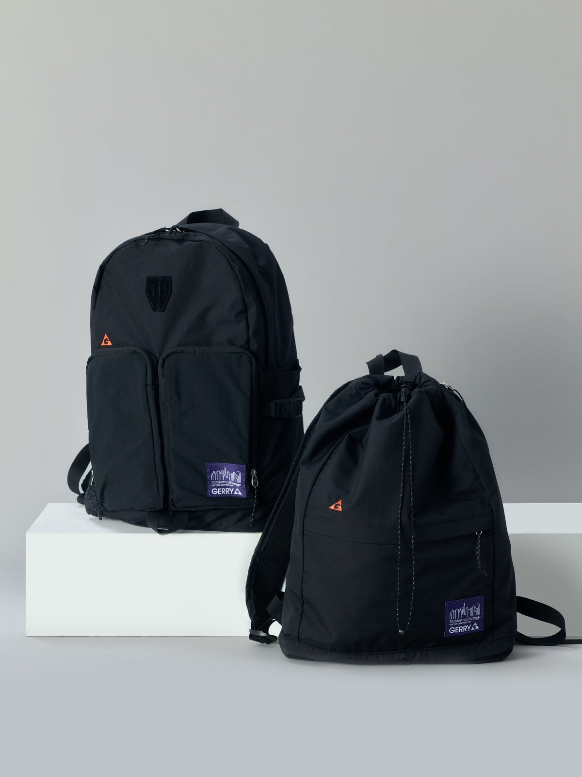 右：NEWBURGH BACKPACK 左：FORT TRYON BAG