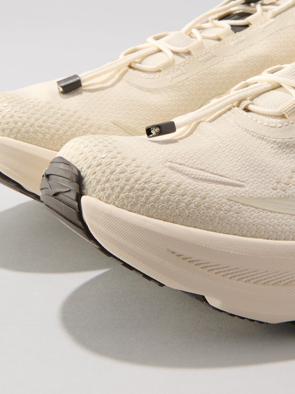 HOKA、Clifton 11 GTX、トゥ