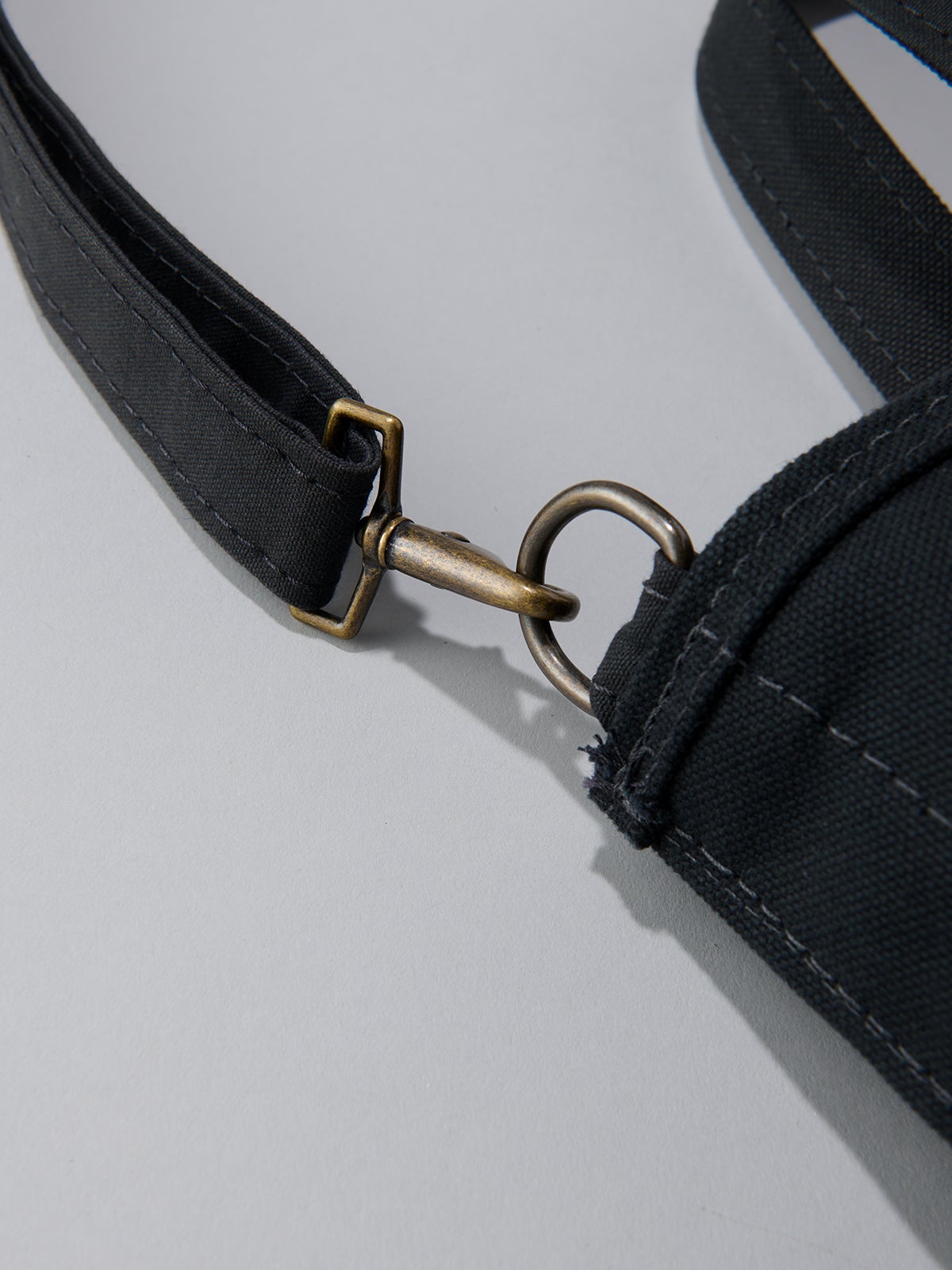 L.L.Beanの黒いコスパ名品 ボート・アンド・トート クロスボディ ミディアム　金具