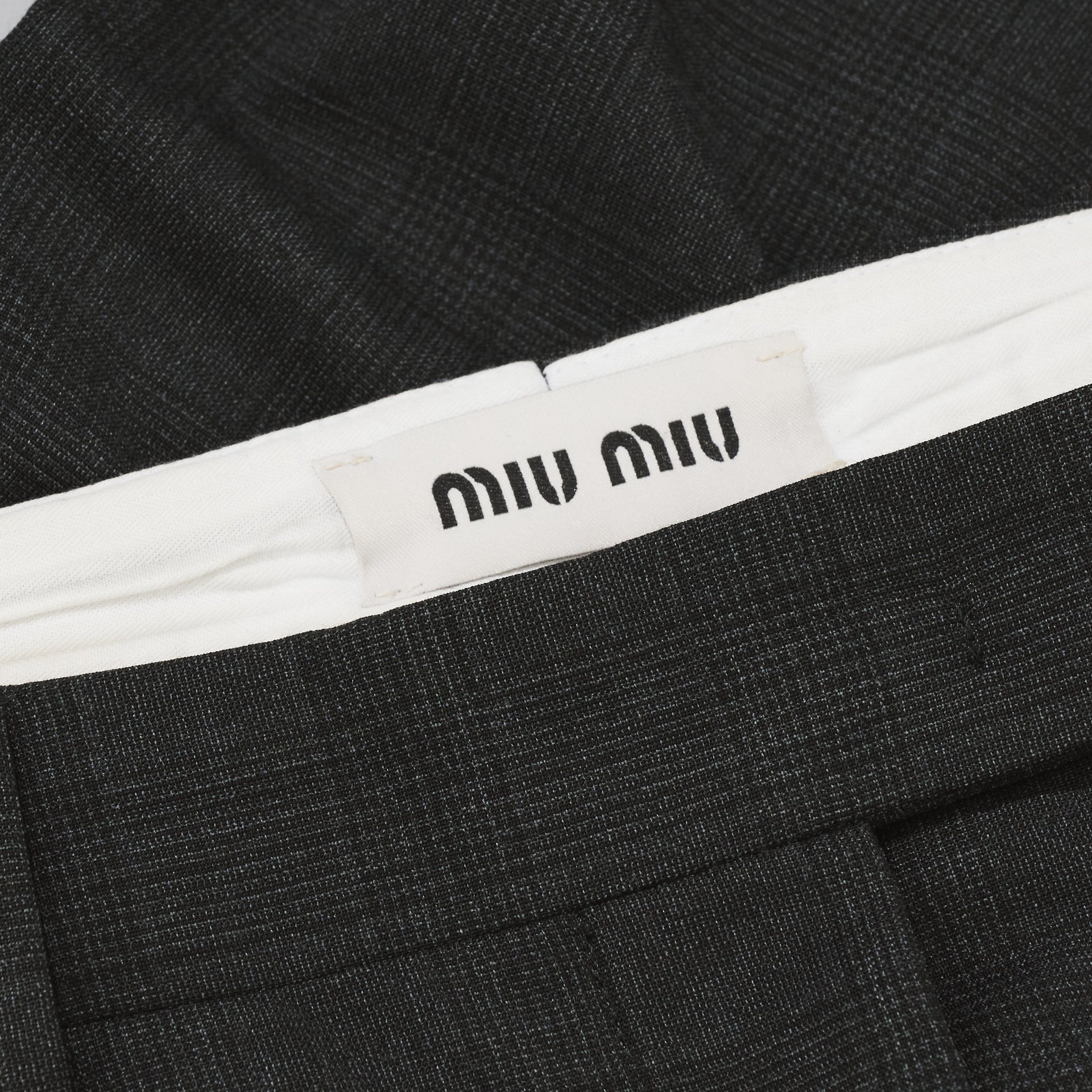 MIUMIU  2023SS スラックス　ロゴ