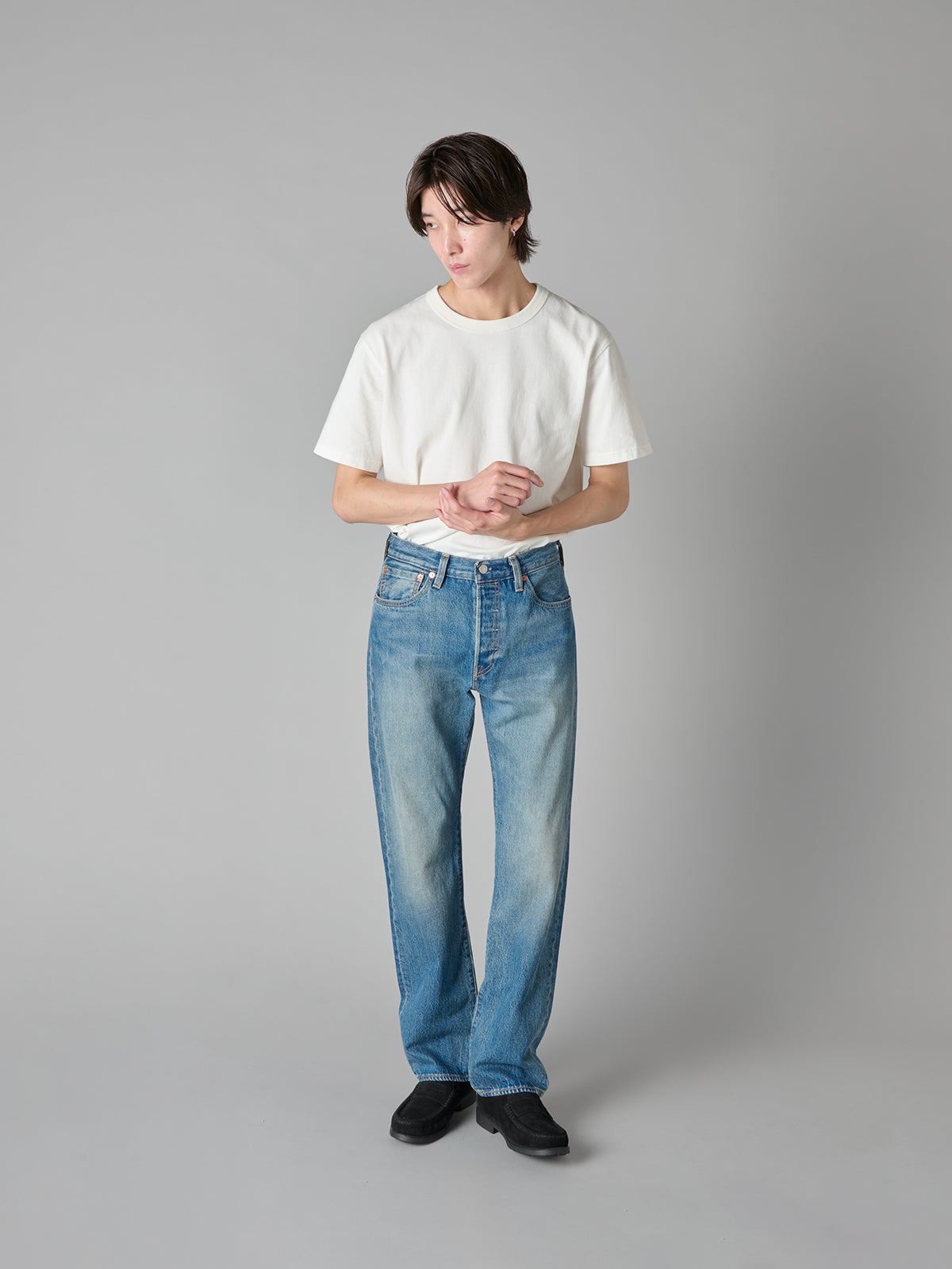 リーバイスの501オリジナルジーンズの四坂着用カット01