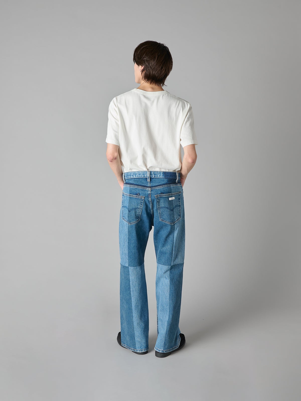 【新作デニム図鑑_2026AW】イエン ウォーカーのブーツカットデニムパンツ&ldquo;ガルシア&rdquo;|モデルカット／バック