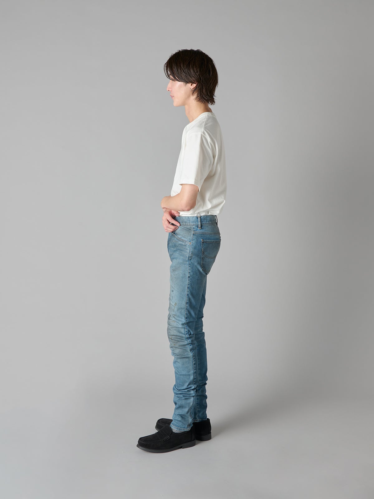 「ダブレット(doublet)」の『DIRTY SKINNY DENIM PANTS』(試着画像)