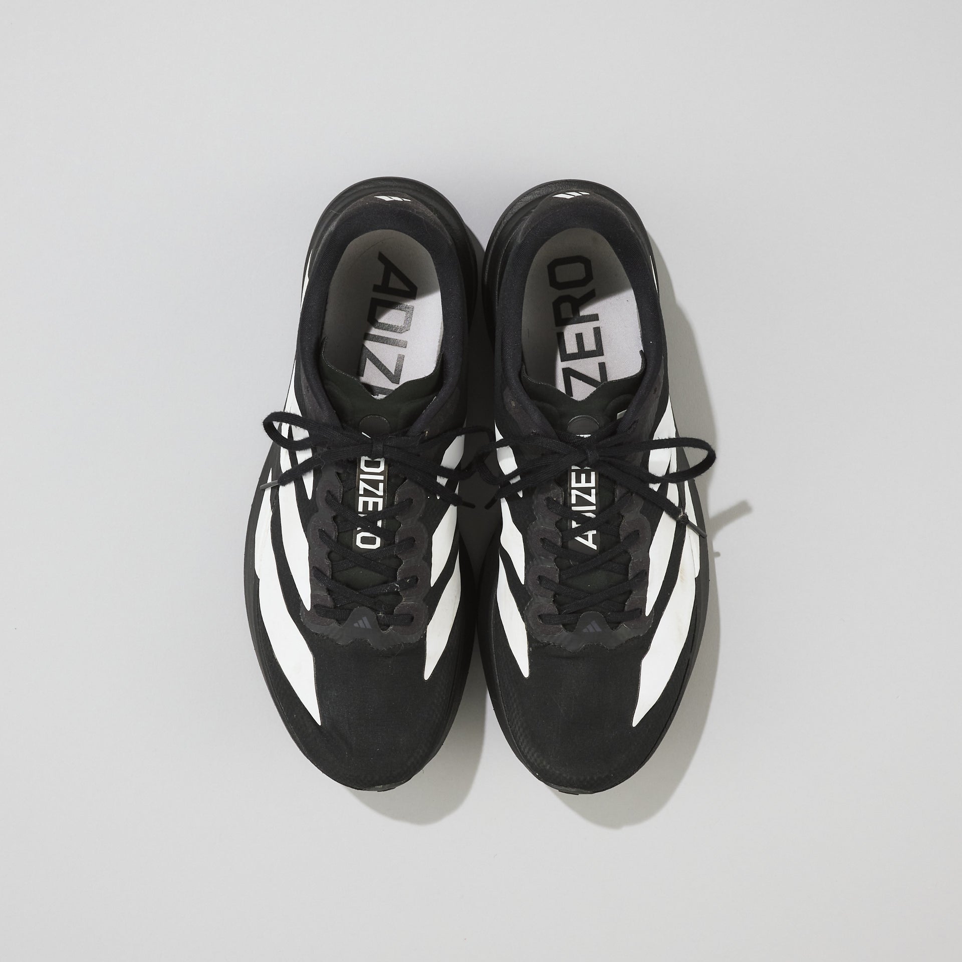 アディダス　EVO　SL WOVEN　俯瞰
