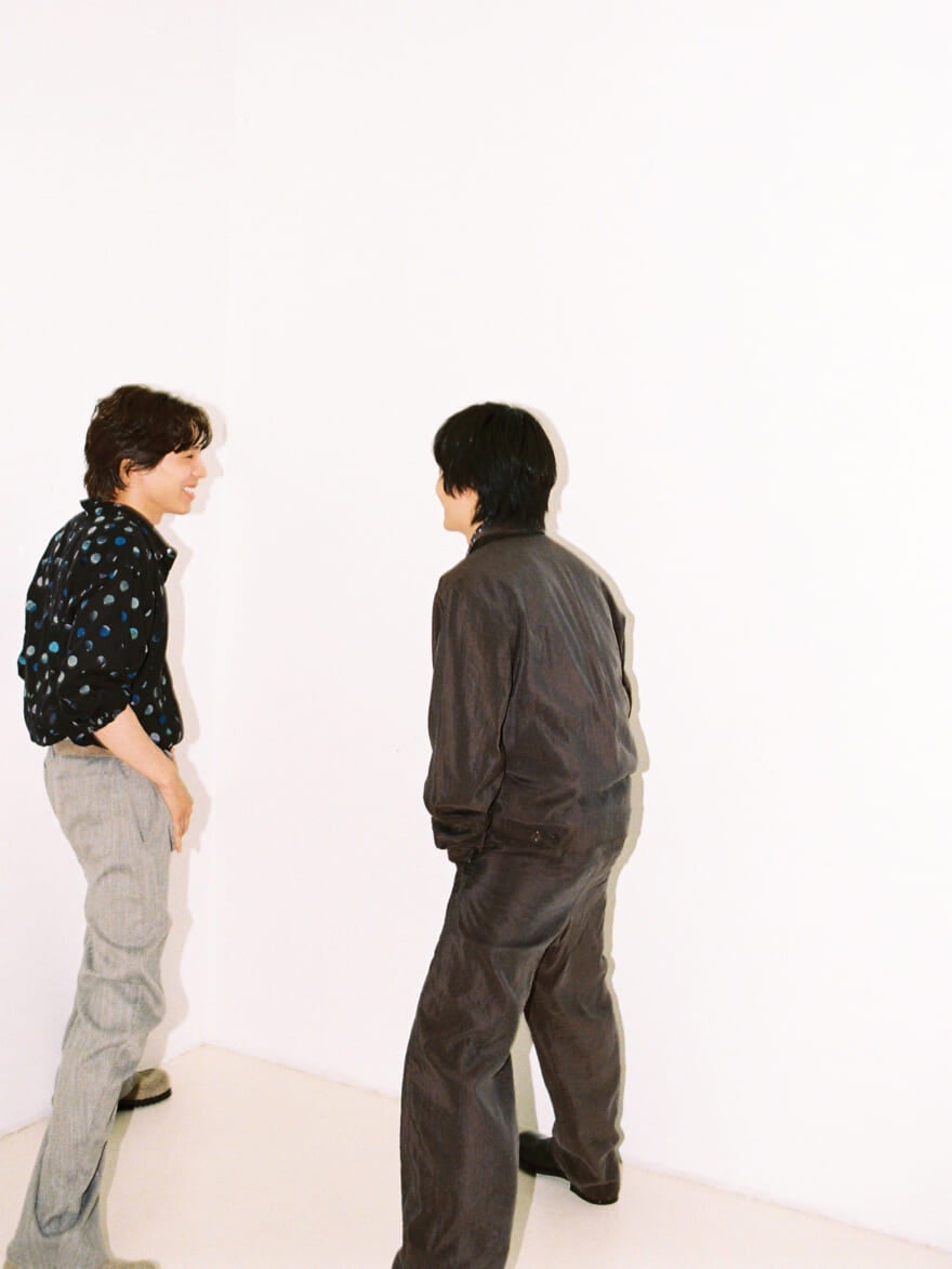 坂東龍汰×岡山天音「“人生の一本”みたいな映画になると思う」。映画『我々は宇宙人』が描いた、あの頃の痛みが光に変わるまで。【ウィークエンド・インタビューズ 第62週】