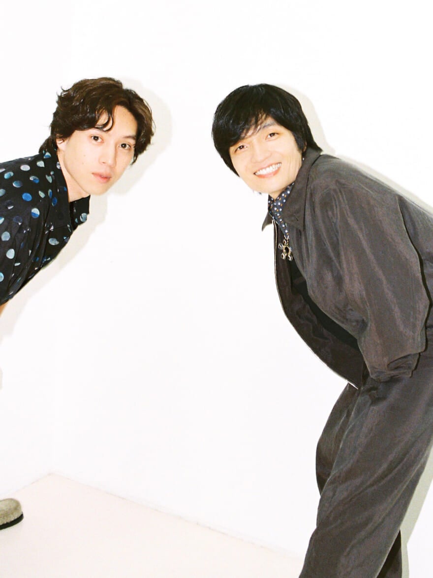 坂東龍汰×岡山天音「“人生の一本”みたいな映画になると思う」。映画『我々は宇宙人』が描いた、あの頃の痛みが光に変わるまで。【ウィークエンド・インタビューズ 第62週】