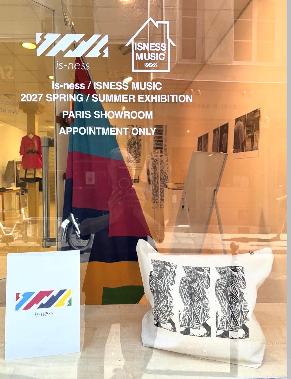イズネスが2026年6月にパリで開催した展示会の様子1