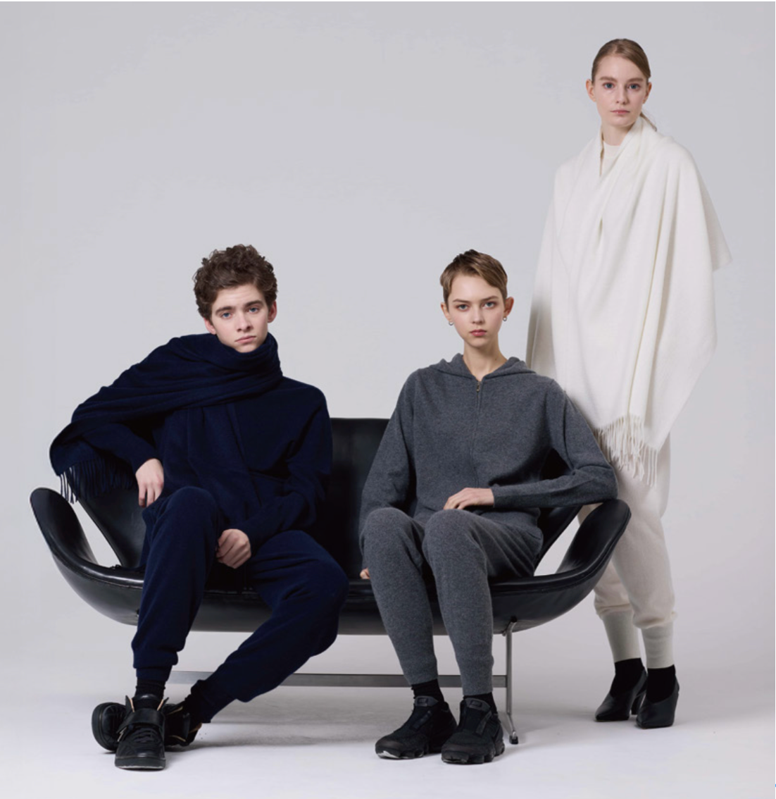 「TAION(タイオン)」 PREMIUM CASHMERE KNIT キービジュアル