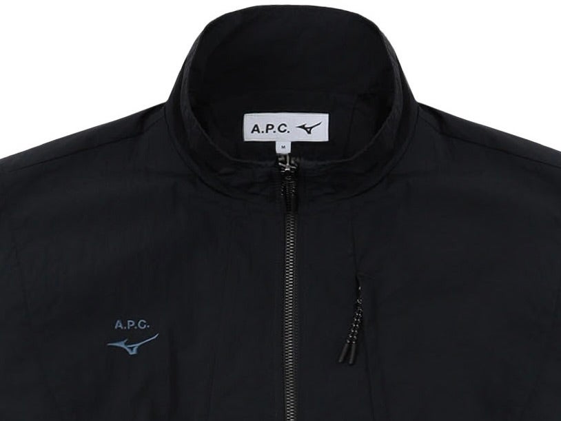 【日本限定】「アー･ペー･セー（A.P.C.）」と「ミズノ」の最新コラボ！ 大人スポーティなジャケットが9月11日より発売！