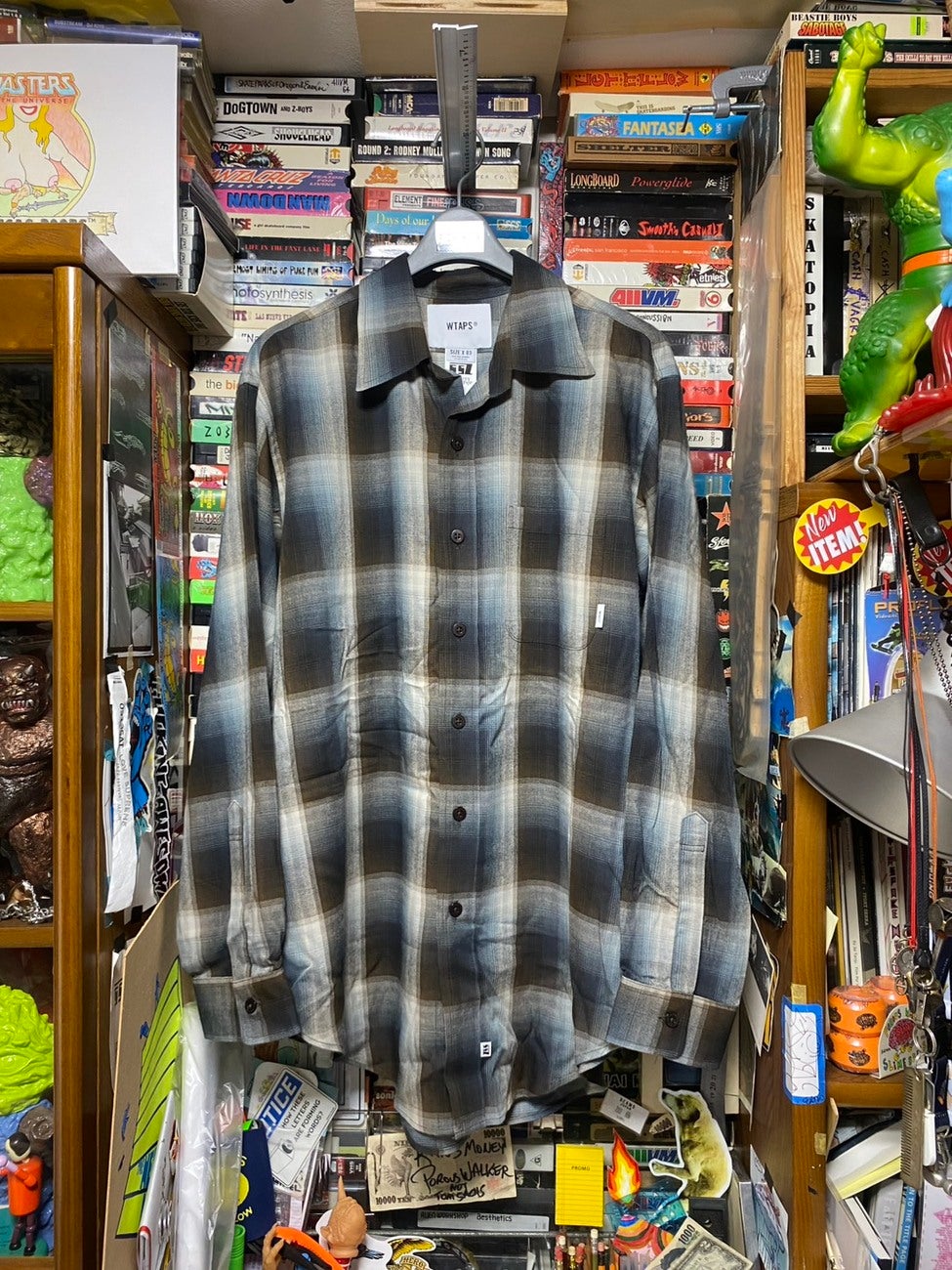 『SHIRT 02』 カラー:BROWN 1