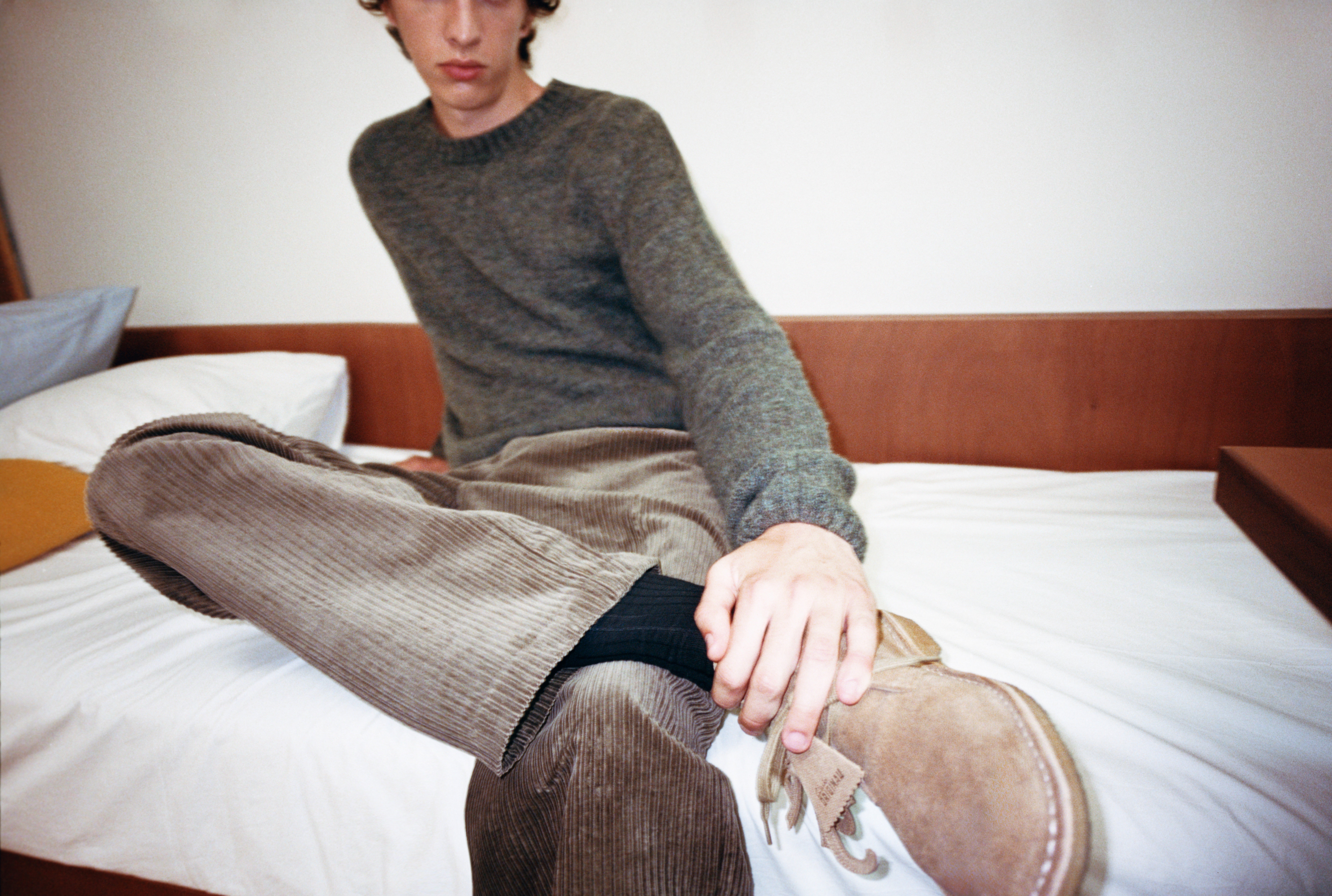A.P.C. CLARKS デザートブーツ キービジュアル