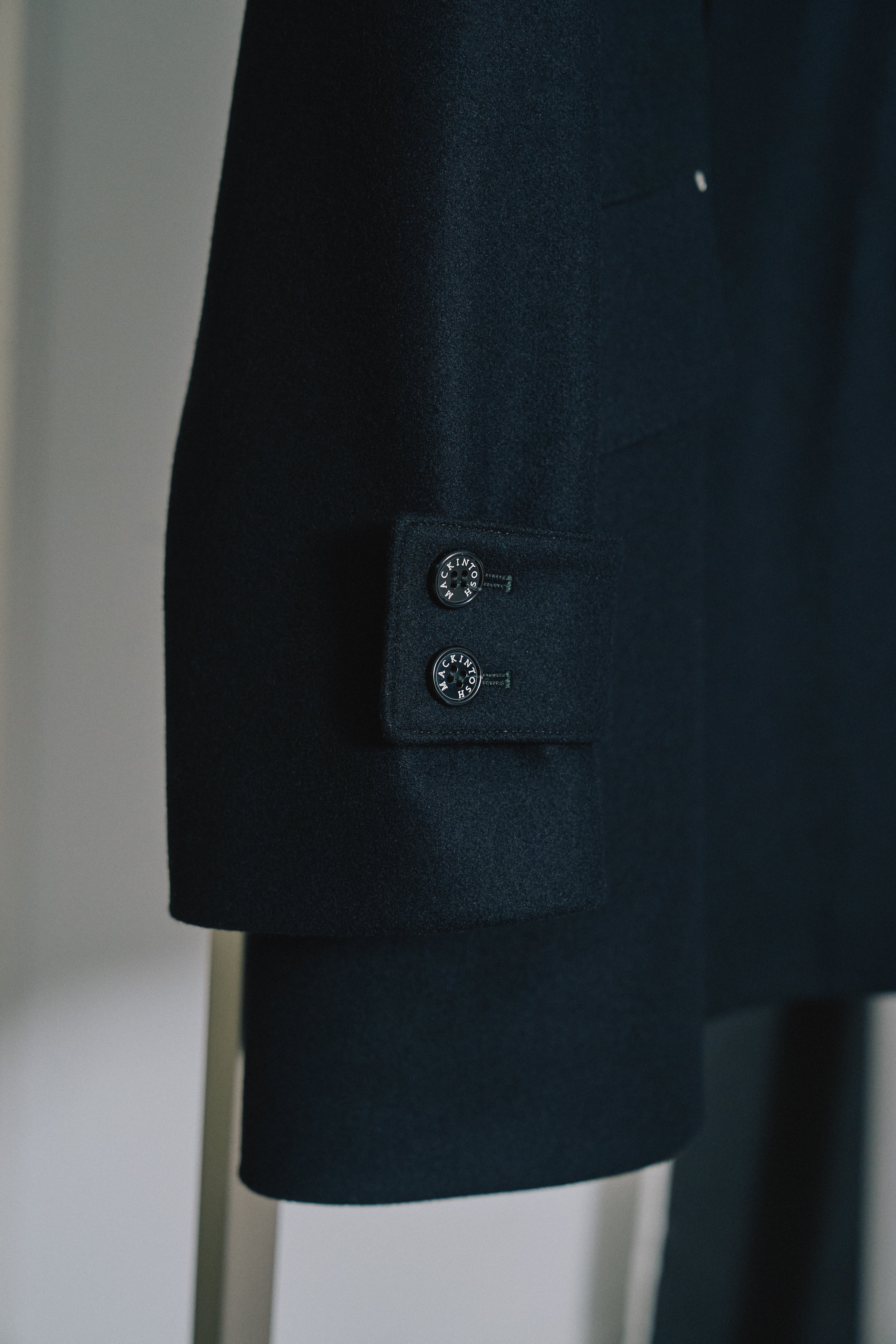 MACKINTOSH for ADAM ET ROP&Eacute;　別注アイテム　袖　ボタン