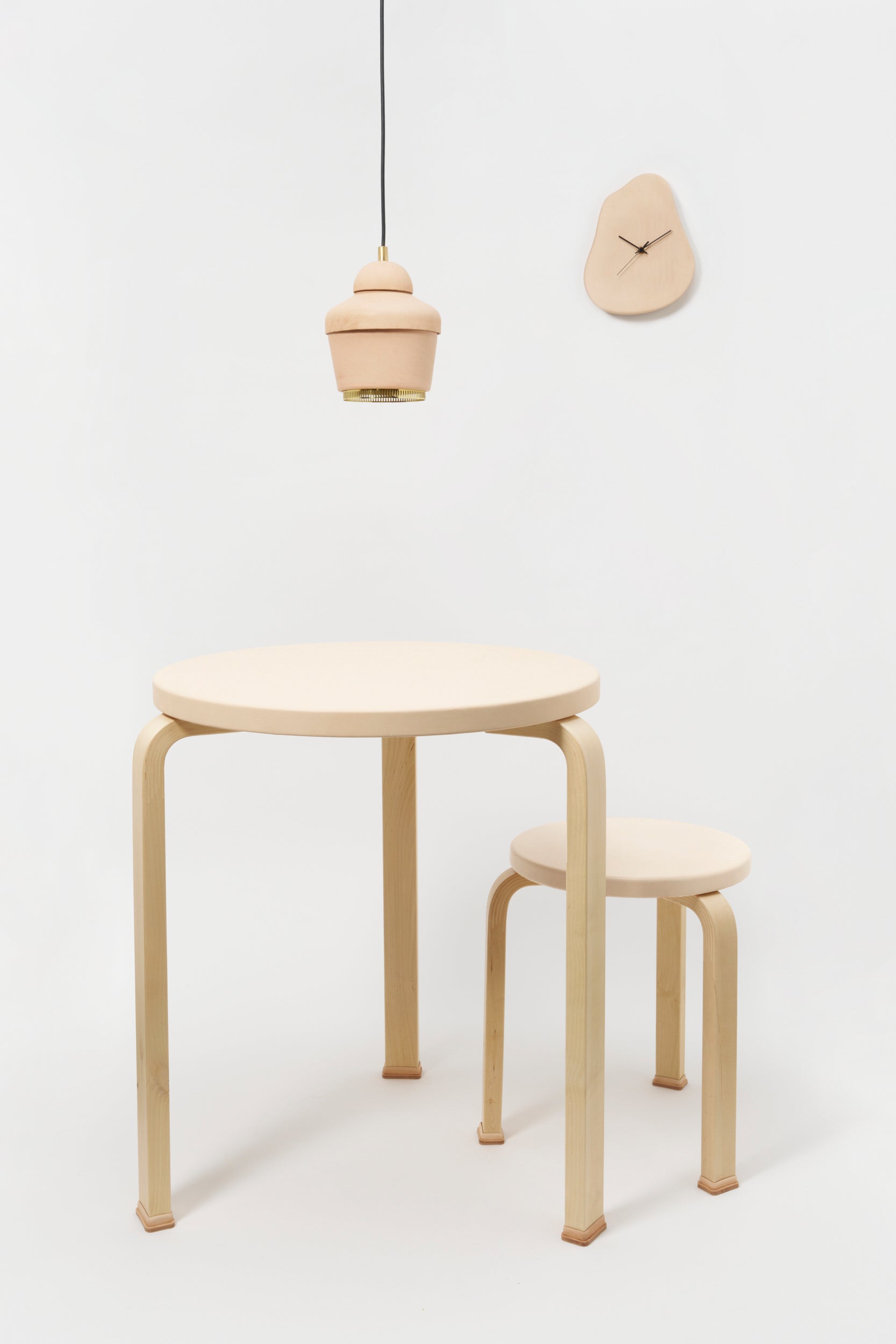 Artek + Hender Scheme　椅子　ビジュアル