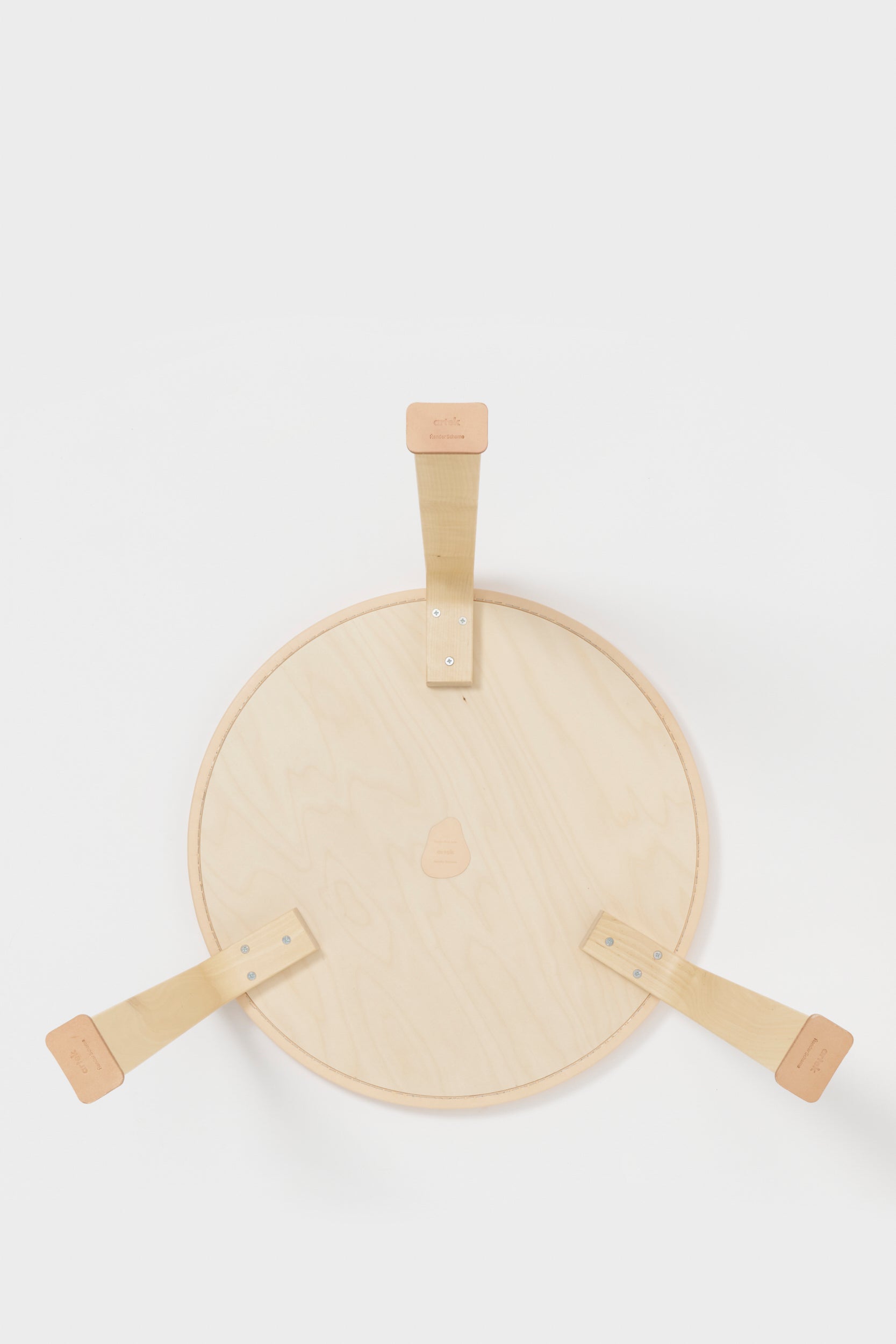 Artek + Hender Scheme　背面　椅子