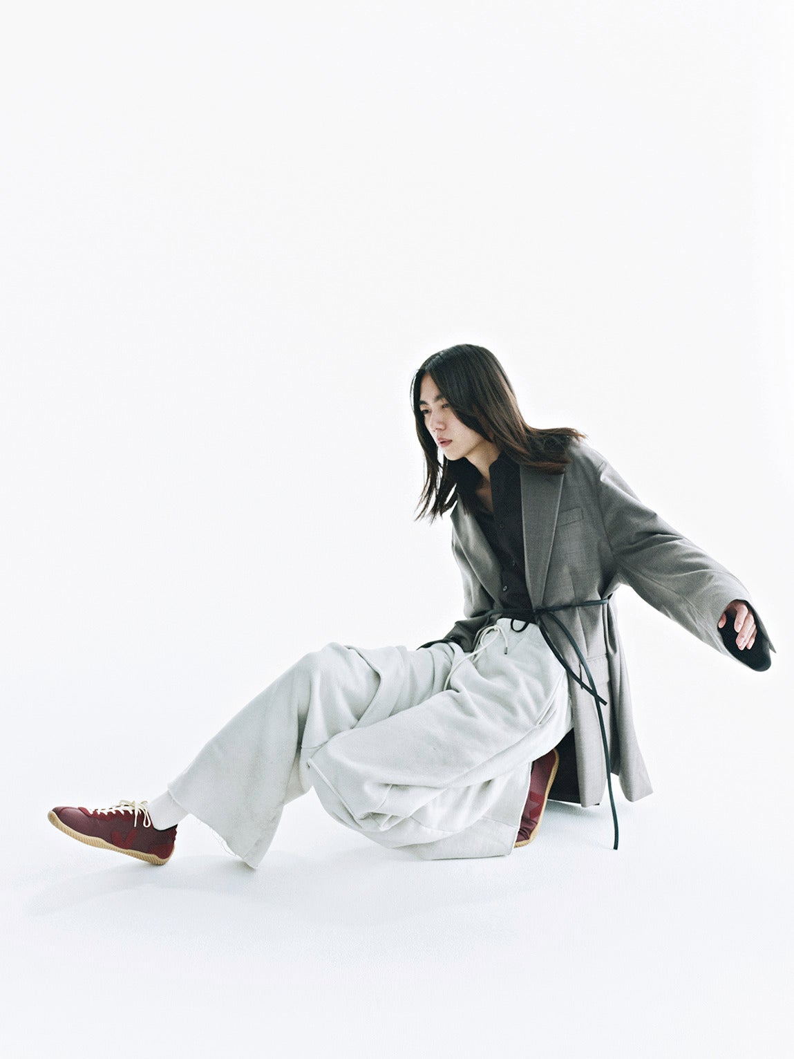 籠宮壮太朗が着用するVEJAのスニーカー「VEJA × BASERANGE JITSU」