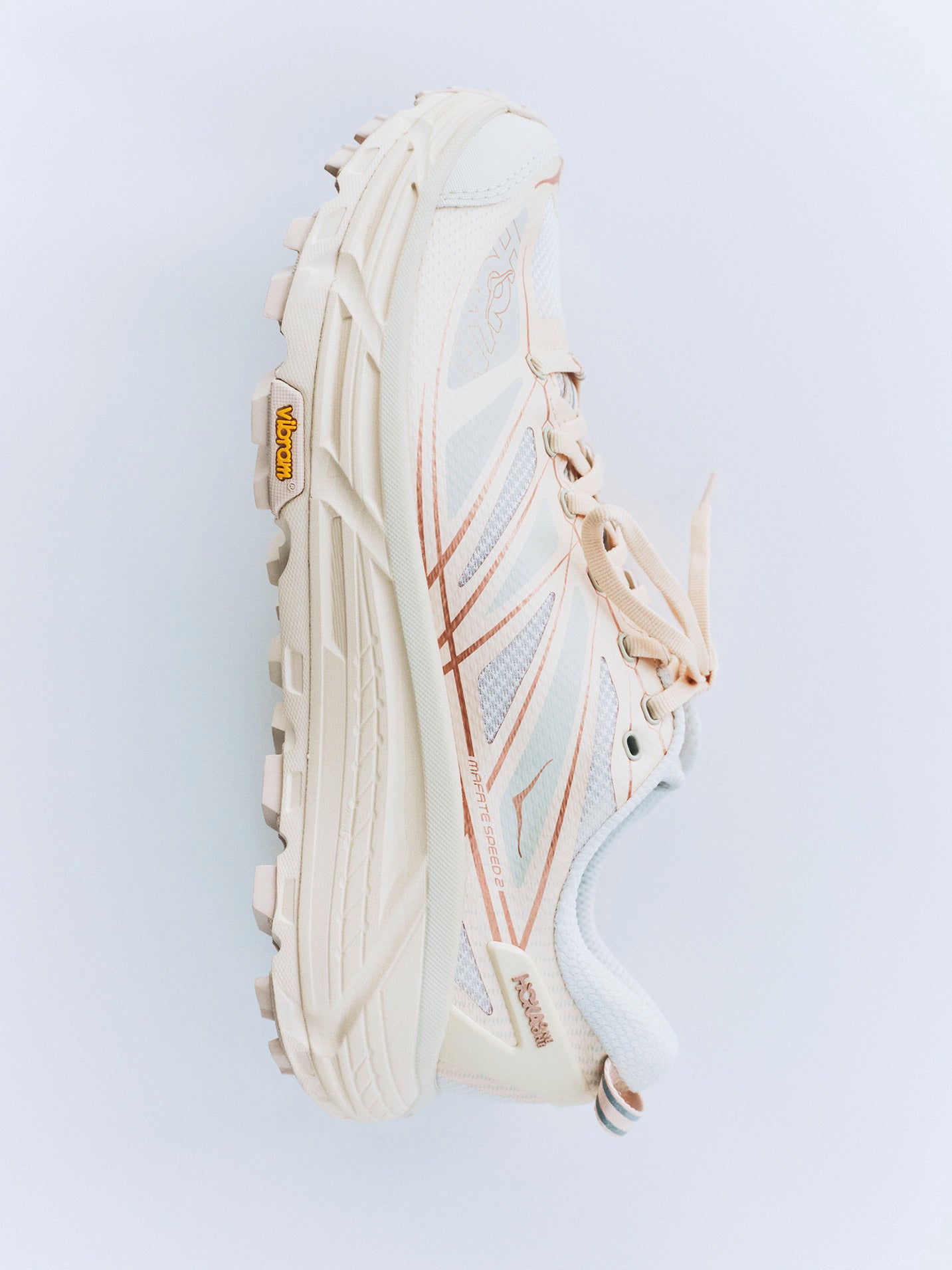 HOKAのスニーカー「MAFATE SPEED 2」