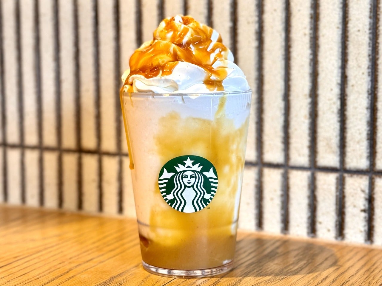 スタバ新作「とろり蜜芋 紅はるか フラペチーノ®」正面玄関