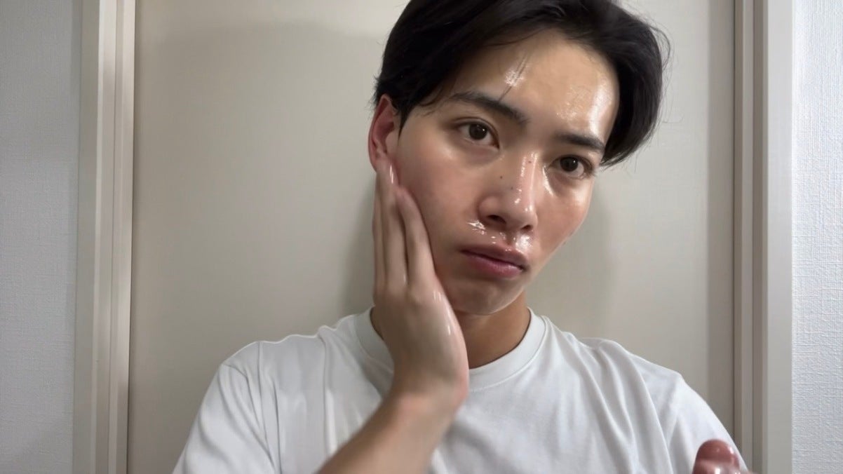 ピュレア「ホワイトライスエッセンスマスク」 首もぬる