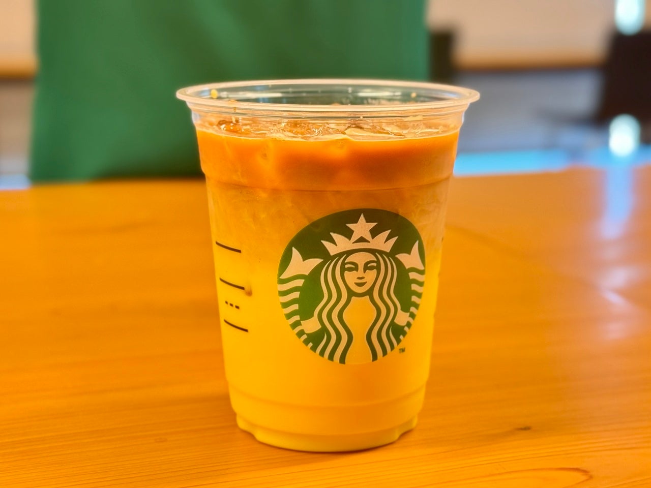 スタバ新作ポケモンコラボメニュー「ピカチュウ ハニークリーム ラテ」構成1
