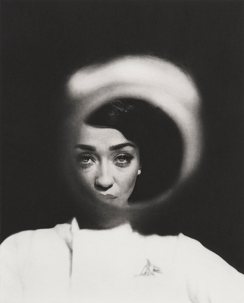 シャネル ネクサスホールで展示される写真作品「ルース ネッガ by ジャック デイヴィソン」