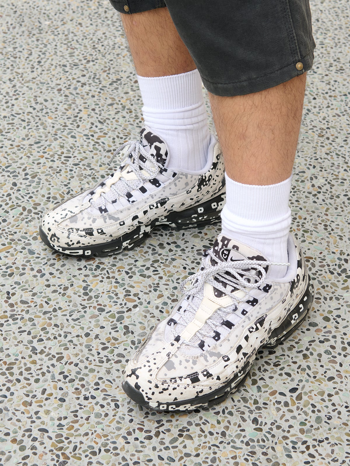 ナイキ Air Max95&times;C.E.コラボスニーカー／全体