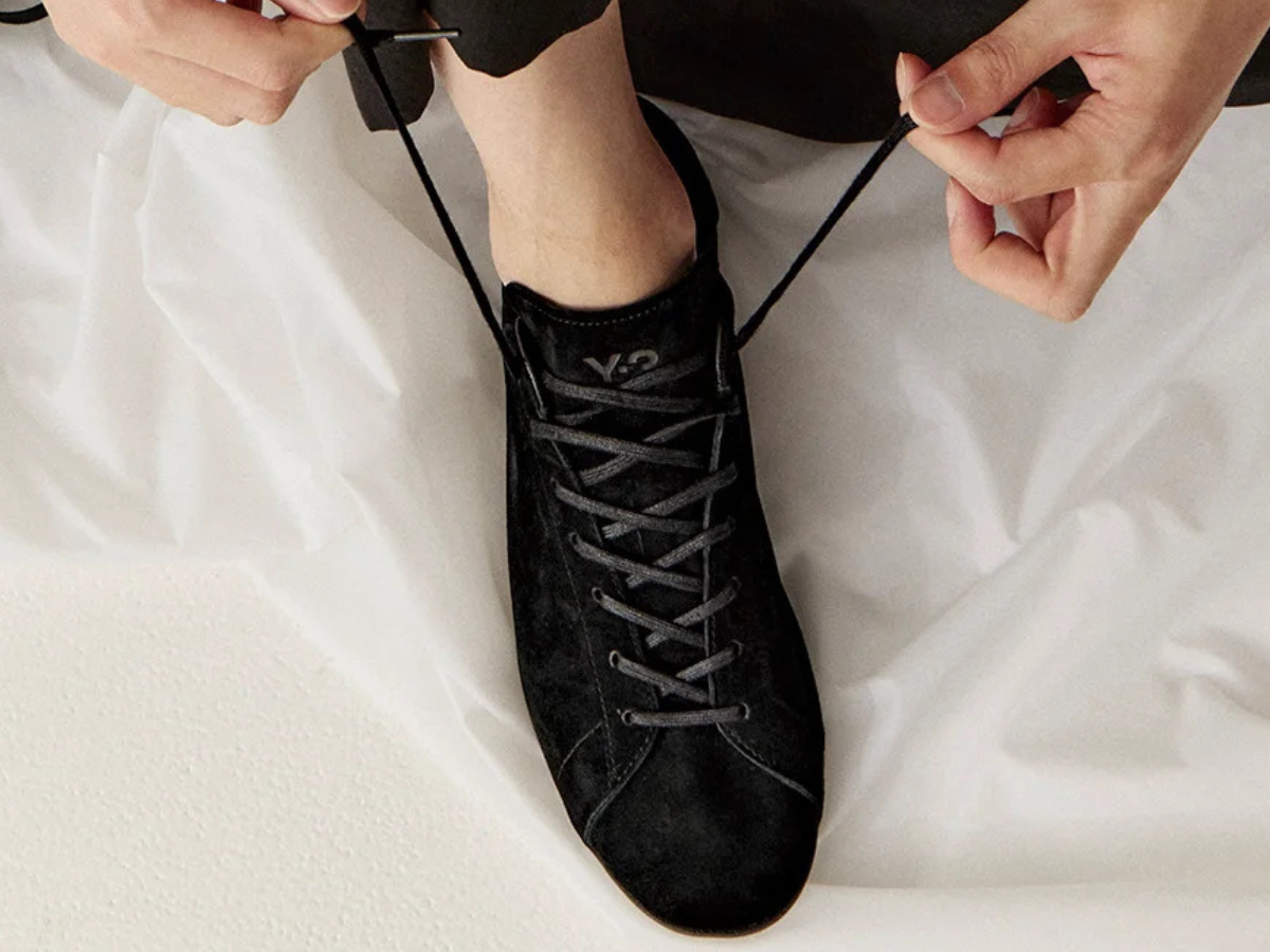 アディダスの名作に黒い魔法を！ Y-3が手がける黒の「STAN SMITH LO PRO」 [Sneakers – 今月のスニーカー]