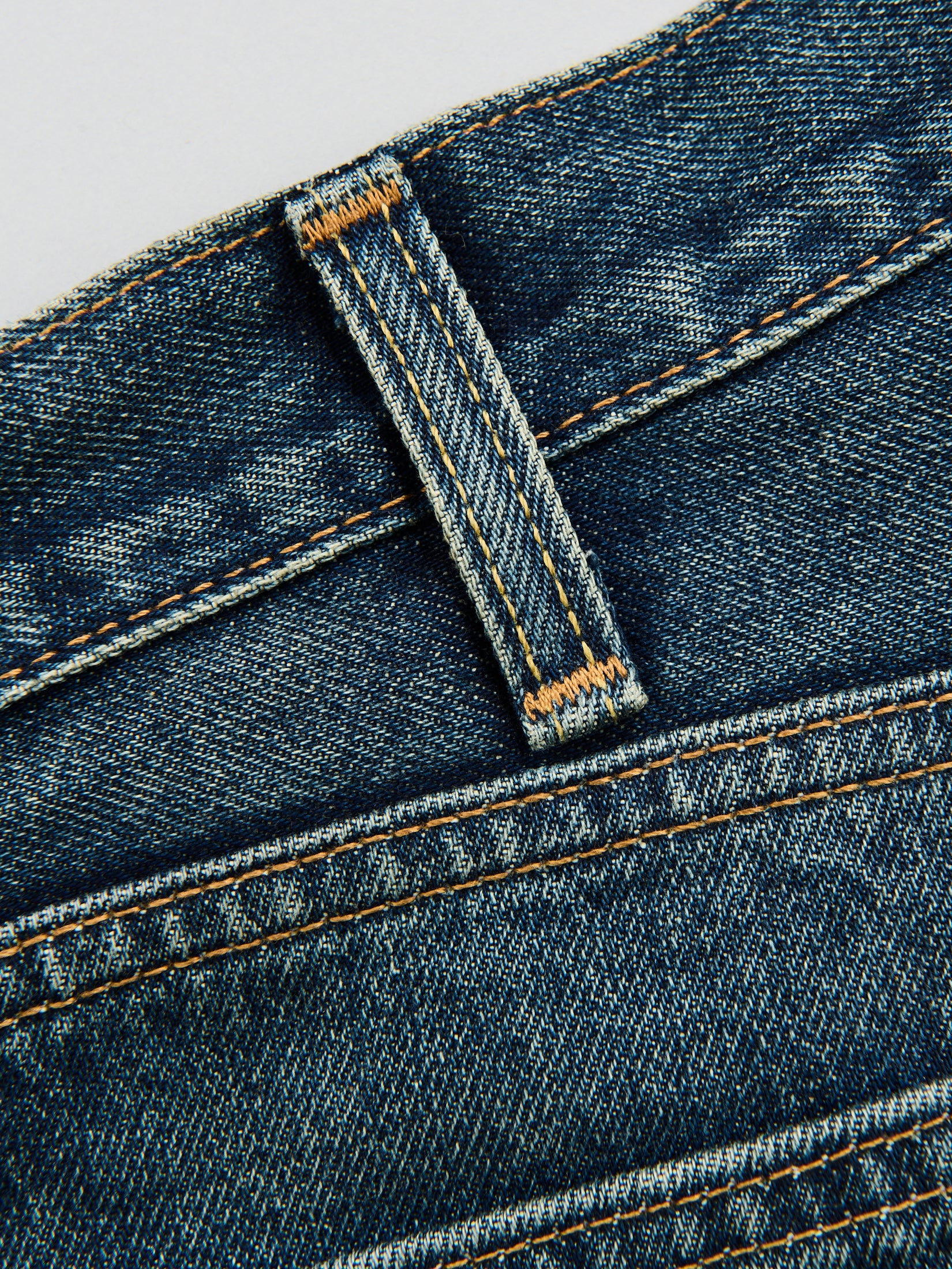 Levi’s®の「517™ ブーツカット ジーンズ ミディアムインディゴ」のベルトループ
