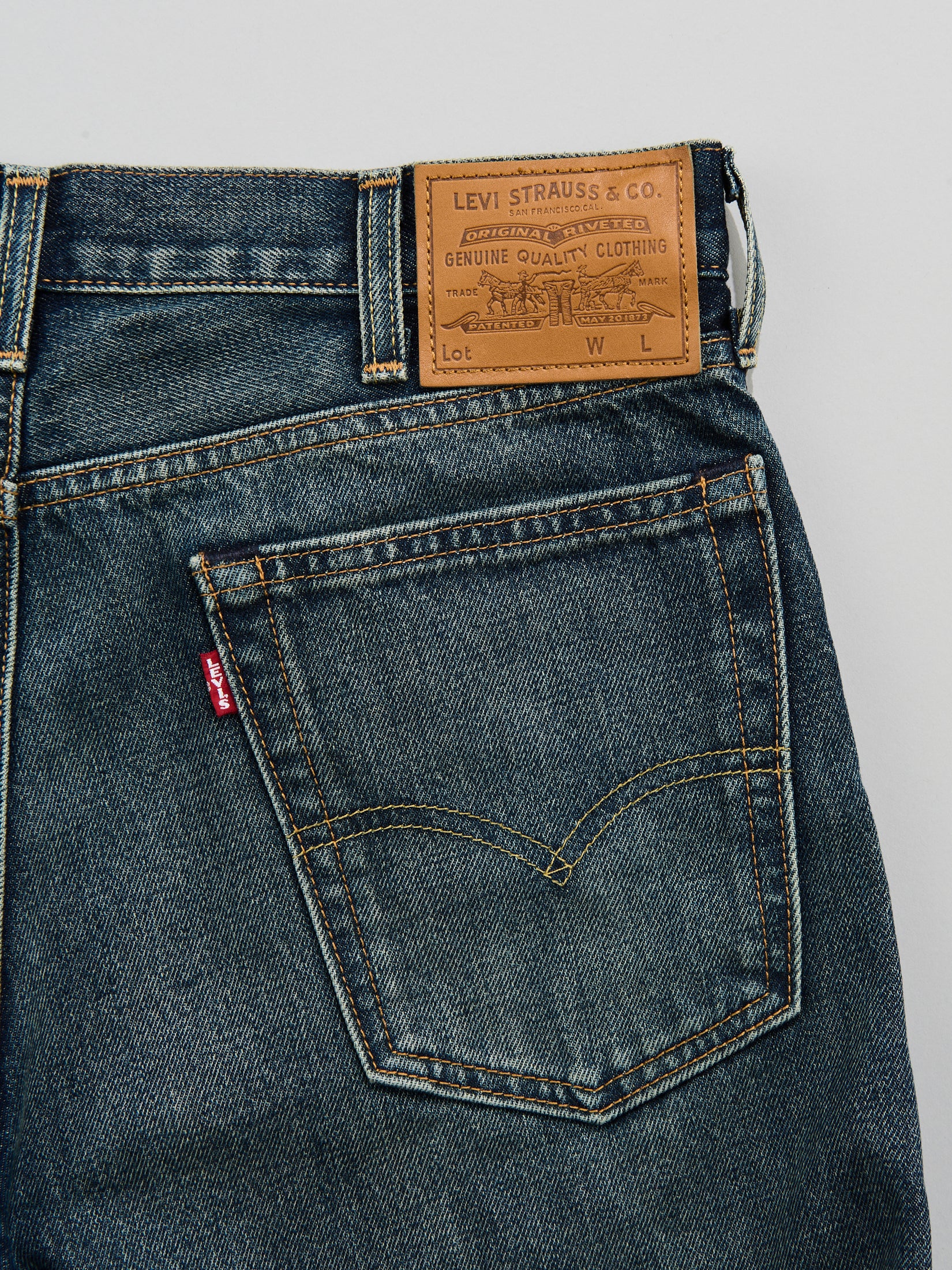 Levi’s®の「517™ ブーツカット ジーンズ ミディアムインディゴ」のバックポケット