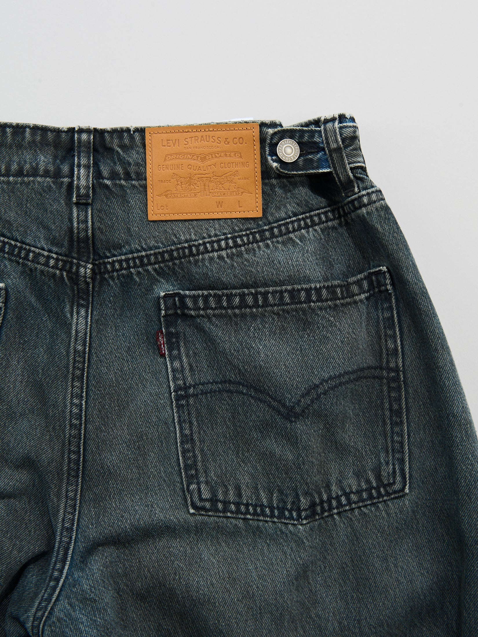 Levi's® BAGGY バレルジーンズのバックポケット