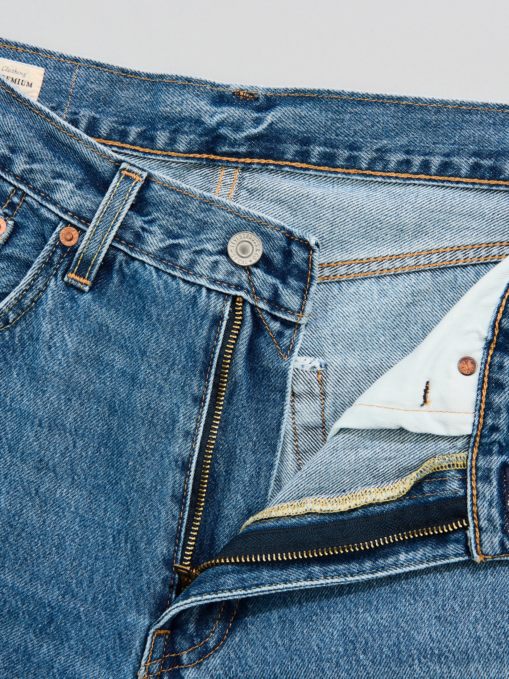 Levi's 「BAGGY WIDE LEG ジーンズ」のジップフライ