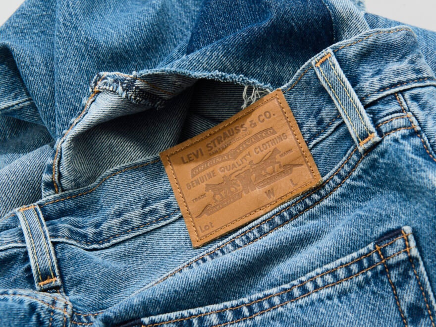 一点モノのような特別感！「リーバイス®」のカスタムモデルが新鮮すぎて。[Levi’s® BAGGY WIDE LEG ジーンズ]【新作デニム図鑑_2026AW】