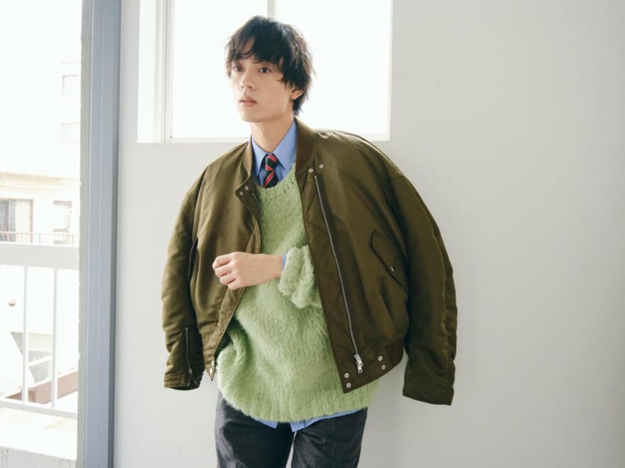 秋の最新メンズファッション/セリーヌの2026年秋冬のルックを着用する水沢林太郎