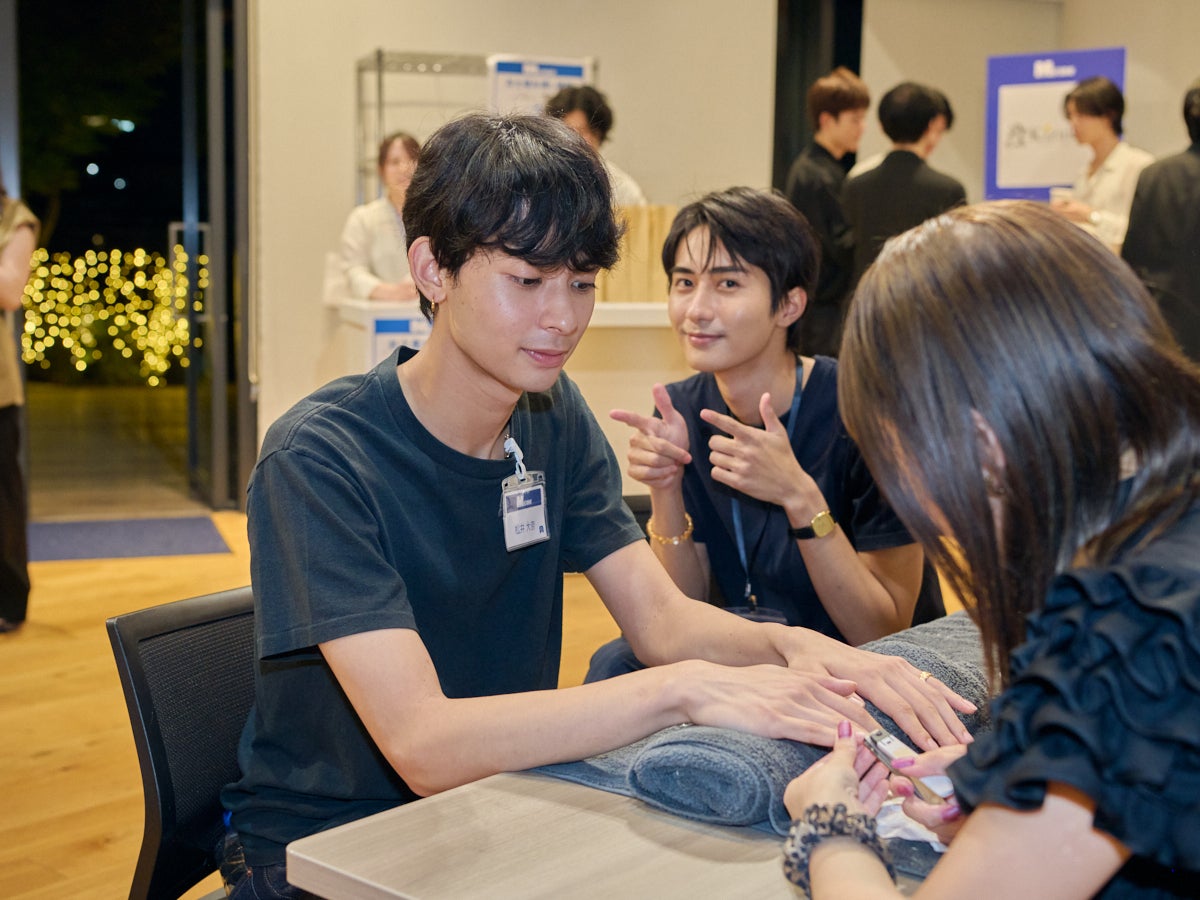オイルで仕上げ/専属モデル松井大奈も体験!