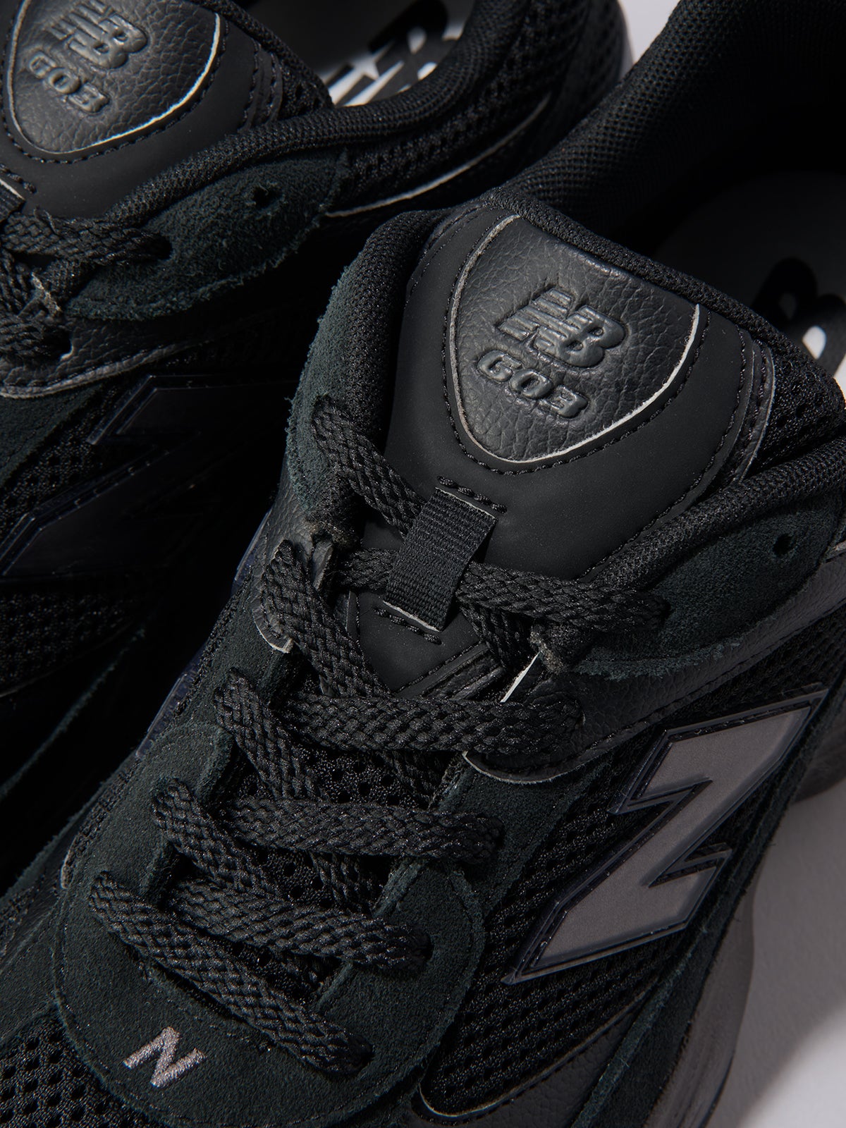 New Balance、M603、シューレース