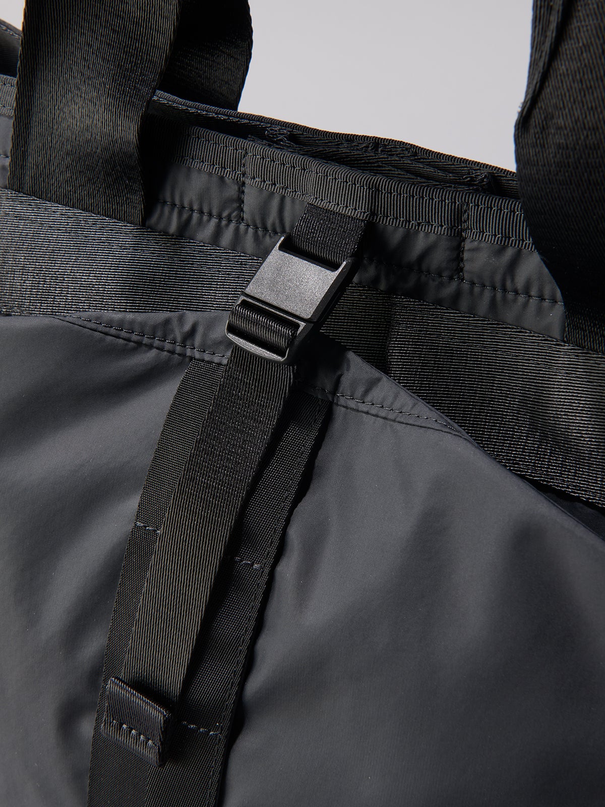 ブリーフィングのジムトートのバックル