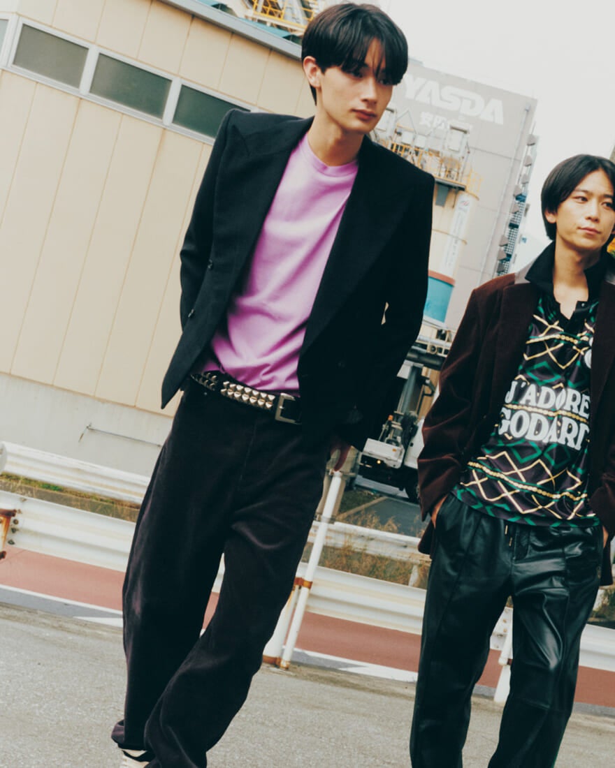 ショート丈&パワーショルダーのジャケット