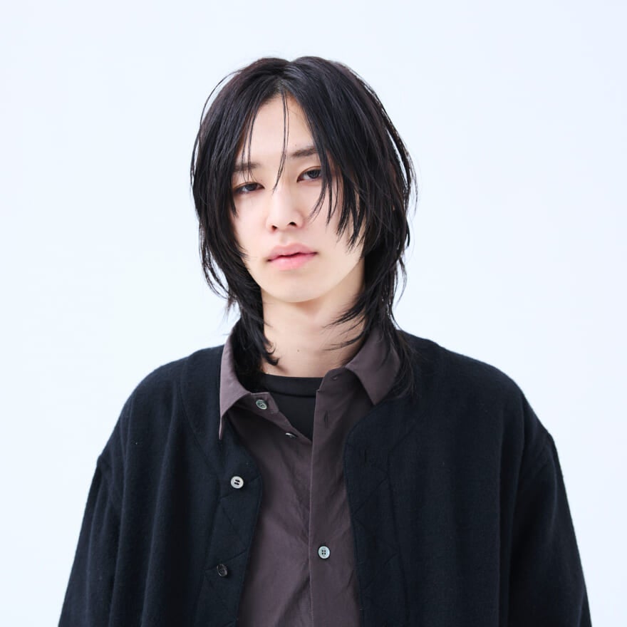 独自の縮毛矯正がキモに。質感重視でウルフの可能性を広げる【東京最旬ヘアカタログ】
