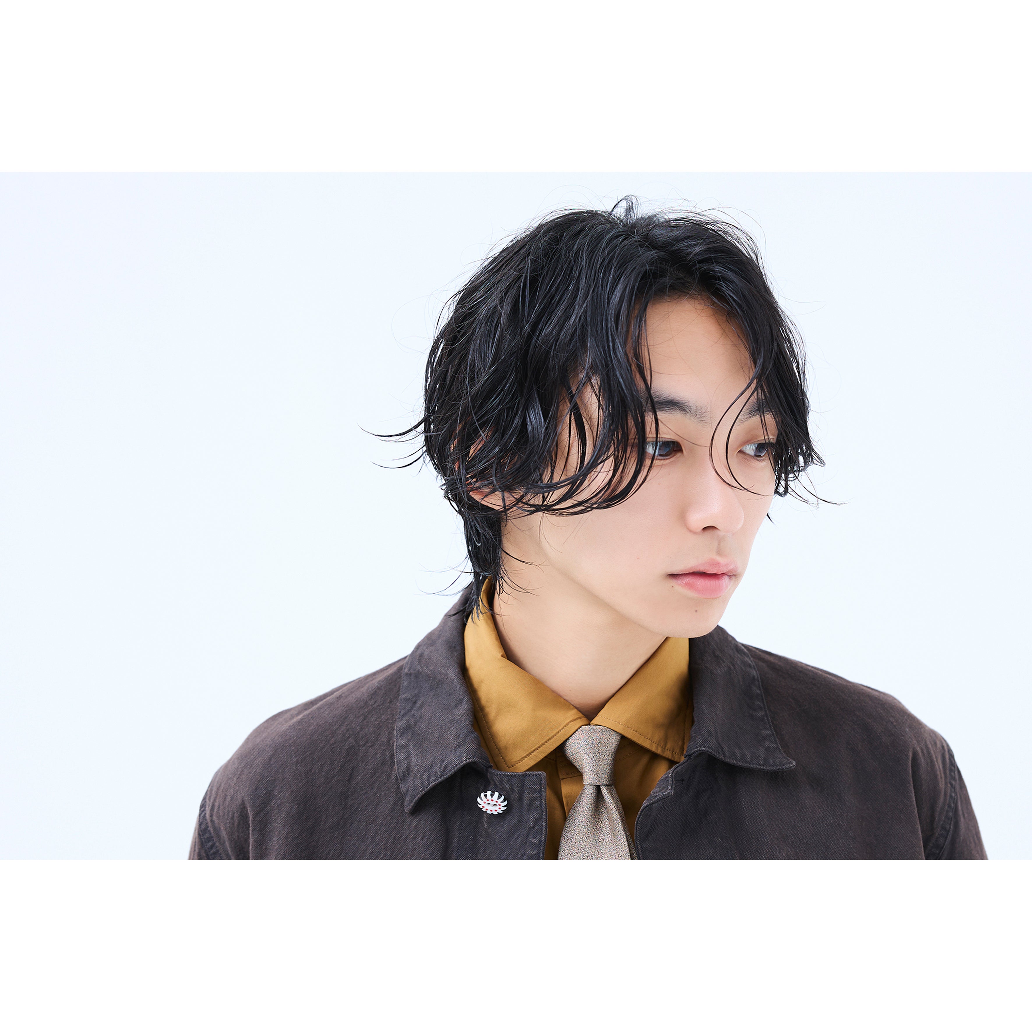 トラッドなきれいめスタイルを、ラフなウェーブと濡れ質感で今っぽく【東京最旬ヘアカタログ】