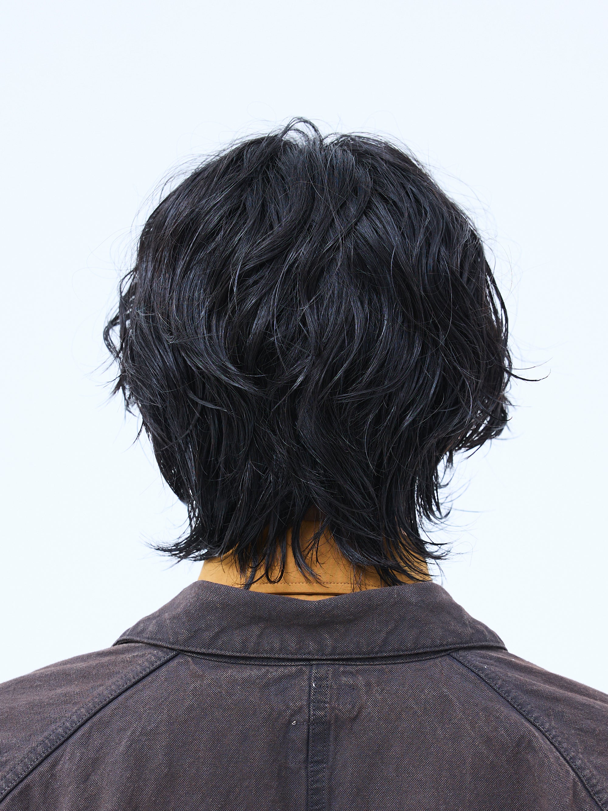 トラッドなきれいめスタイルを、ラフなウェーブと濡れ質感で今っぽく【東京最旬ヘアカタログ】