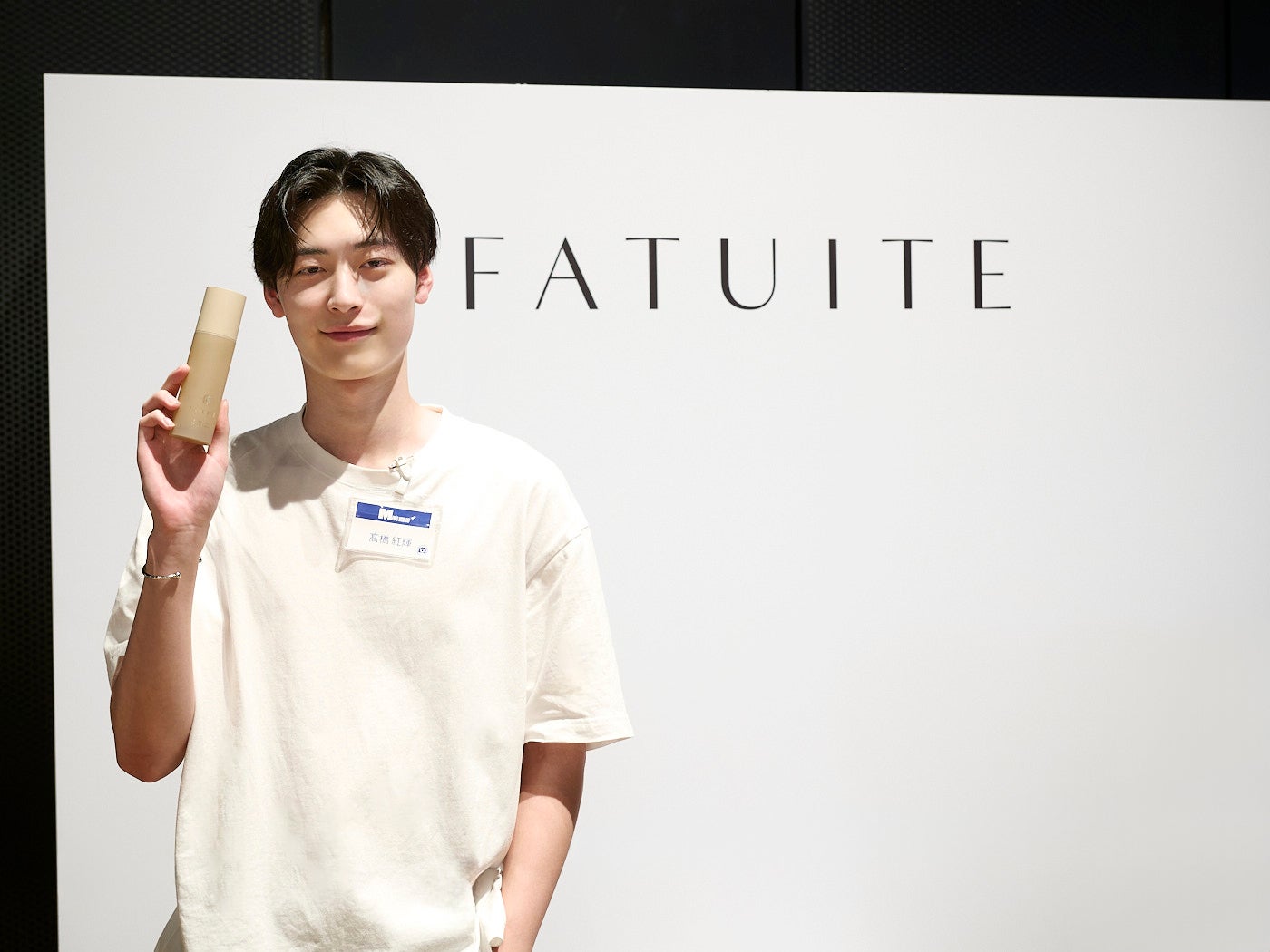 FATUITE/髙橋紅輝さんアイテム持ち