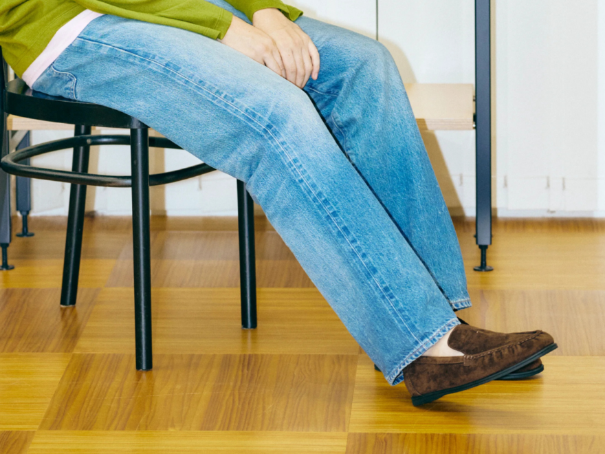 オシャレな人ほど薄底。服のプロの「愛用革靴」5選。ダナー、ジーエイチバス...秋の着こなしには“ローテクなレザーシューズ”が気分。