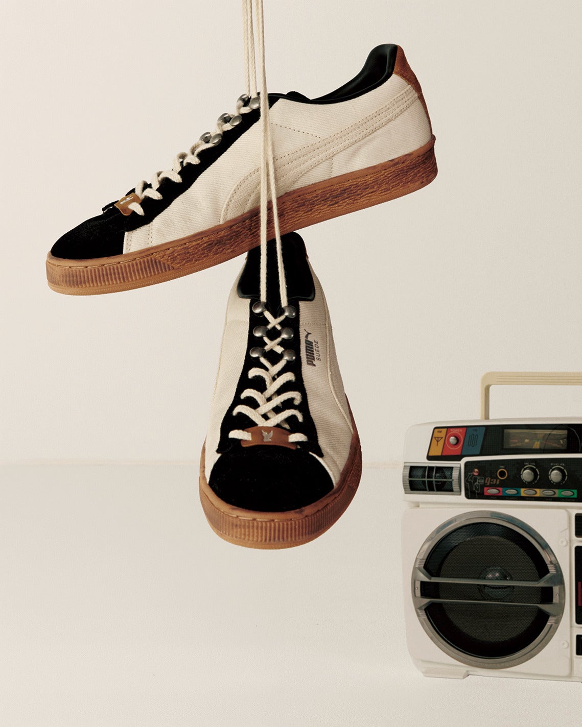 PUMA × MASUのコラボスニーカーのSUEDE
