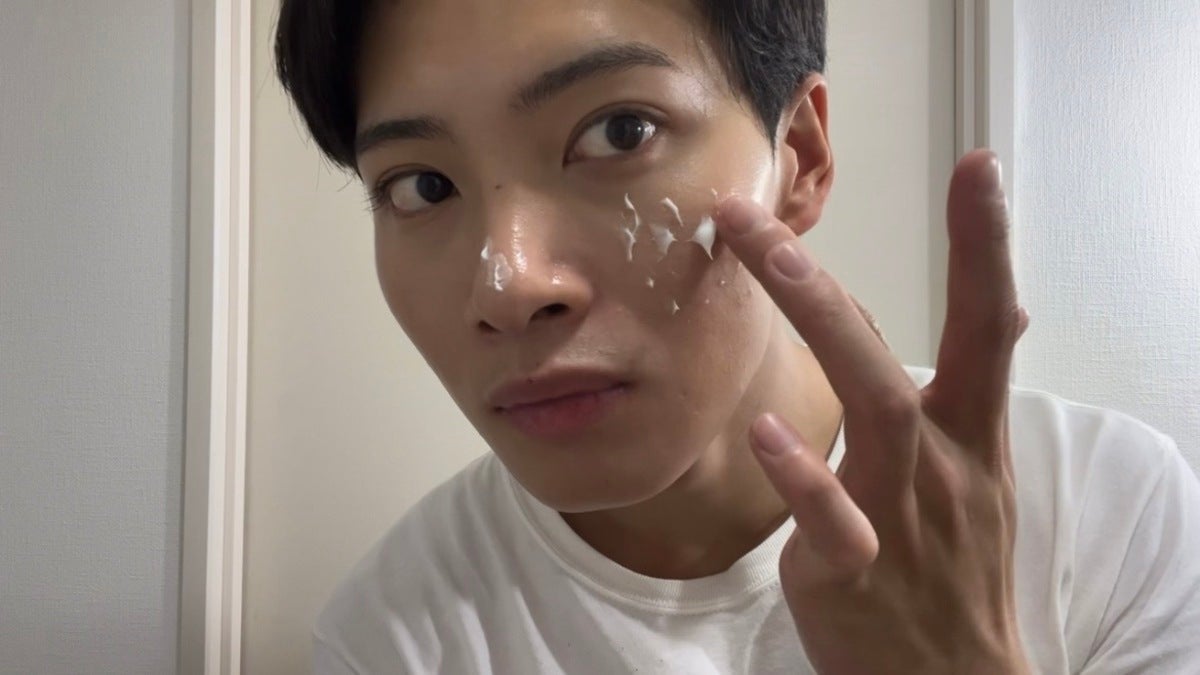 ①洗顔後、1番最初に塗る! 頬