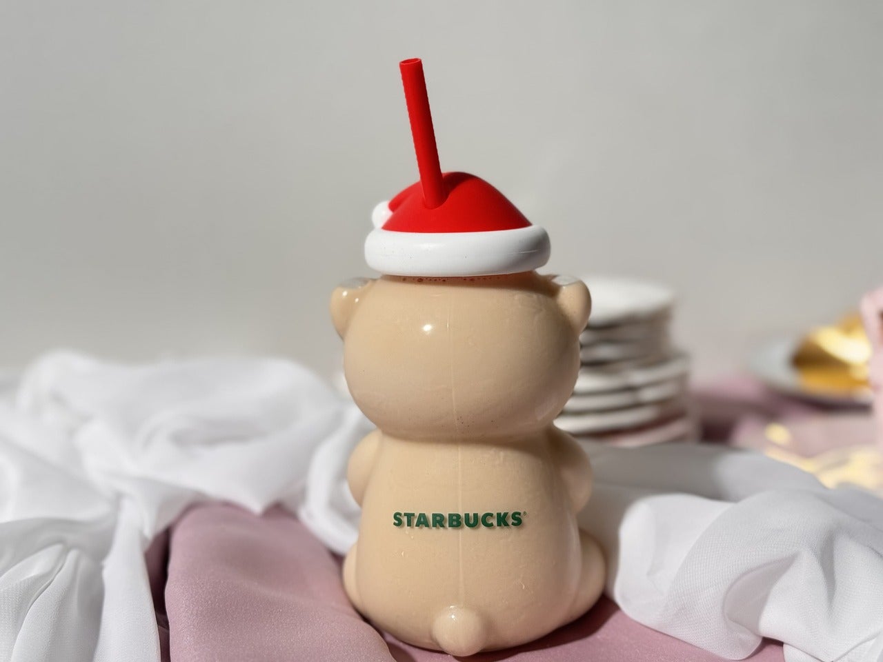 スタバホリデーグッズおすすめ「ホリデー2026ギフトボックス入りグラスタンブラーべアリスタ473ml」後