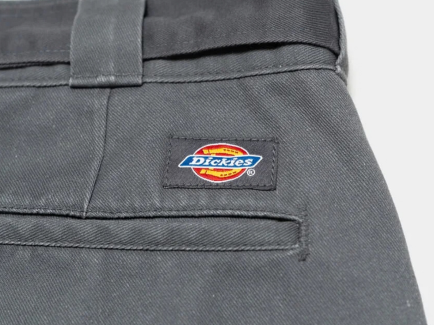 この秋買い足したい「Dickies (ディッキーズ)」5選。定番ダブルニー、特別コラボの874...今買って来年まで使える最旬をチェック！