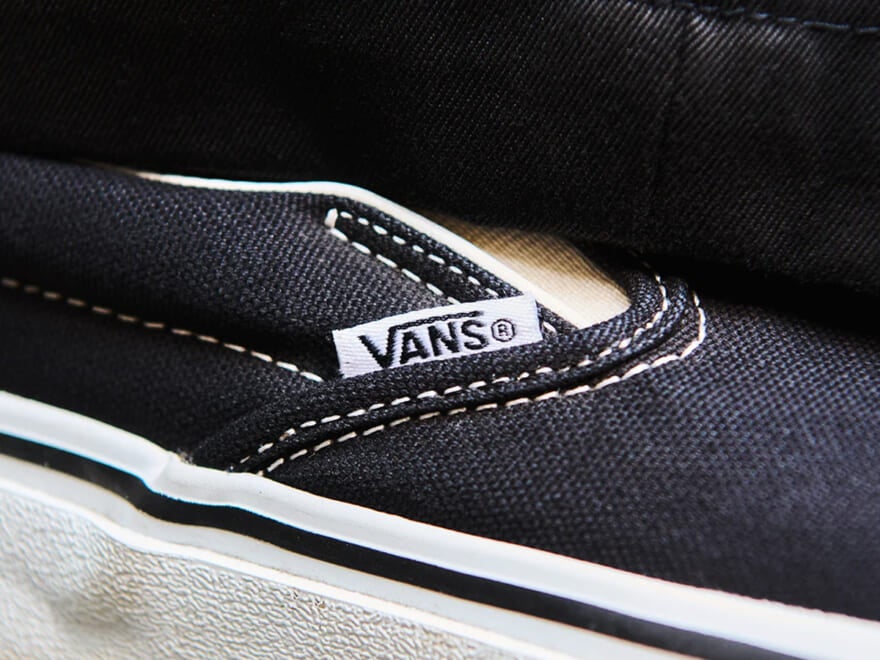 服好きがこぞって「ヴァンズ」のスリッポンを愛用中。オシャレな３人の正解スニーカーコーデ！［VANS]