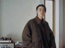 豊田裕大と「niko and ...」。主役級アイテムでつくる冬のワードローブ