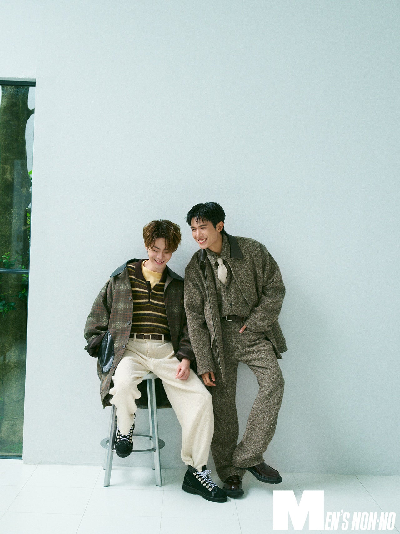 タイの人気BLドラマ「Love Upon a Time」主演ペアのNetさん（右）とJJさん（左）３